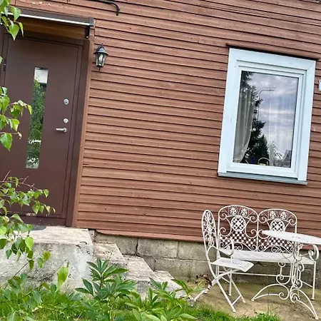 Jaukus Aleksoto Butas Kaune Su Atskiru Iejimu, Salia Senamiescio